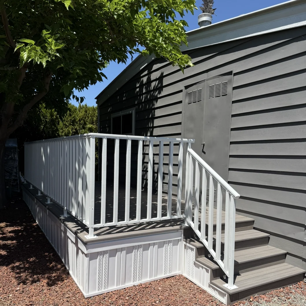 Entry landing and skirting